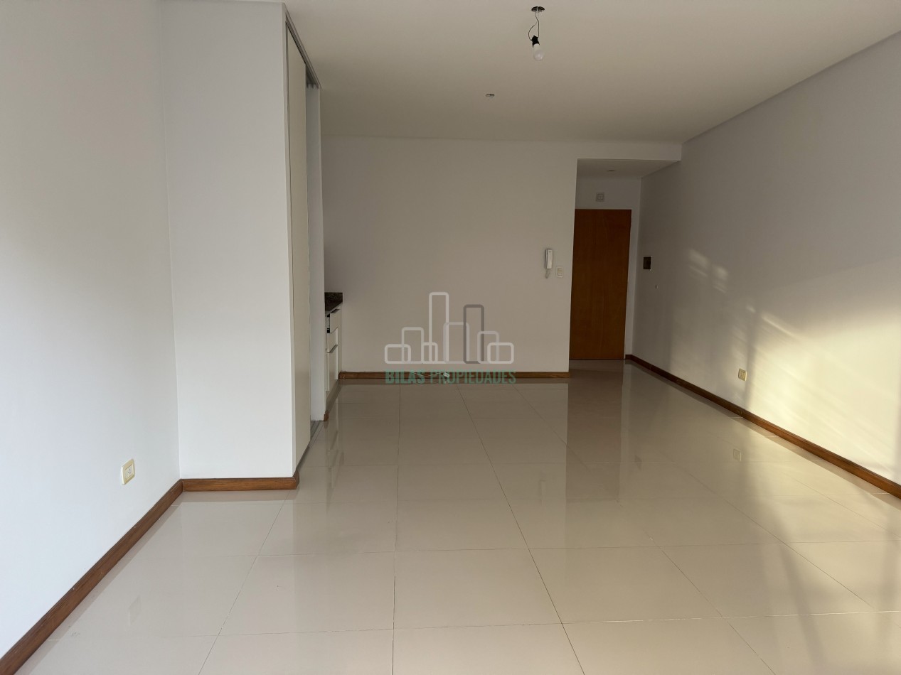 ALQUILER Monoambiente con balcon al frente en Caballito 