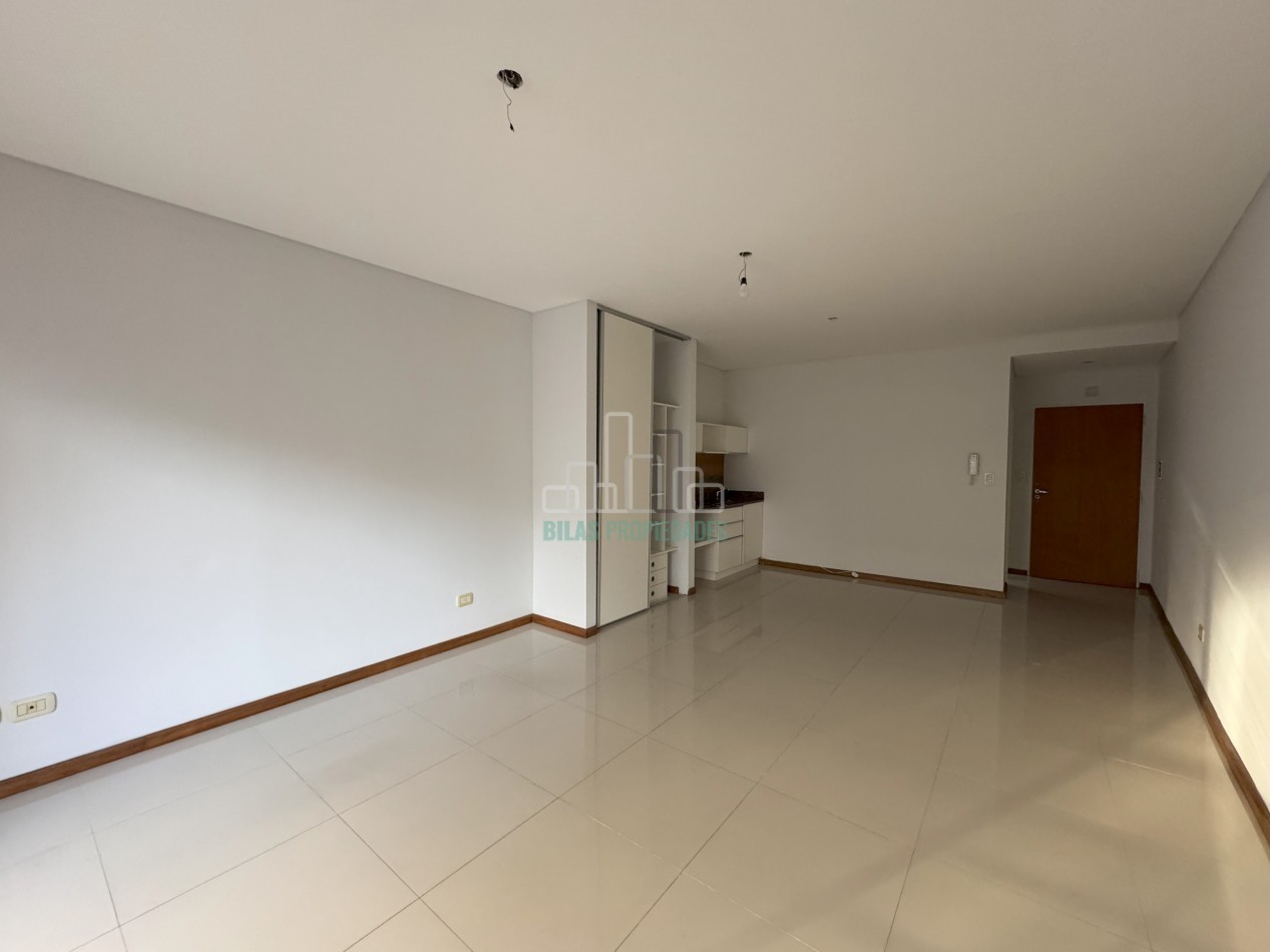 ALQUILER Monoambiente con balcon al frente en Caballito 