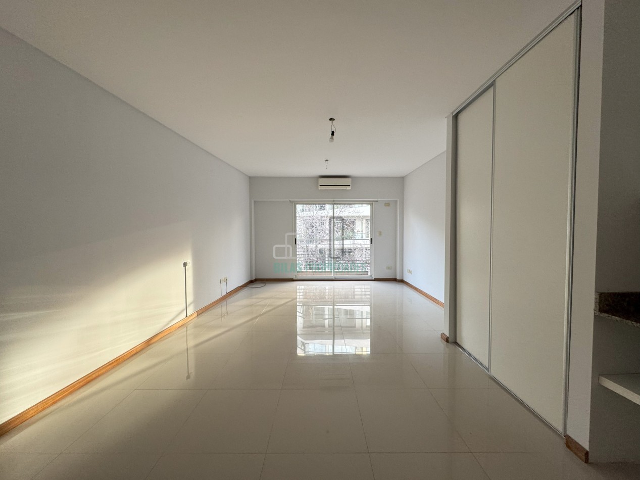 ALQUILER Monoambiente con balcon al frente en Caballito 