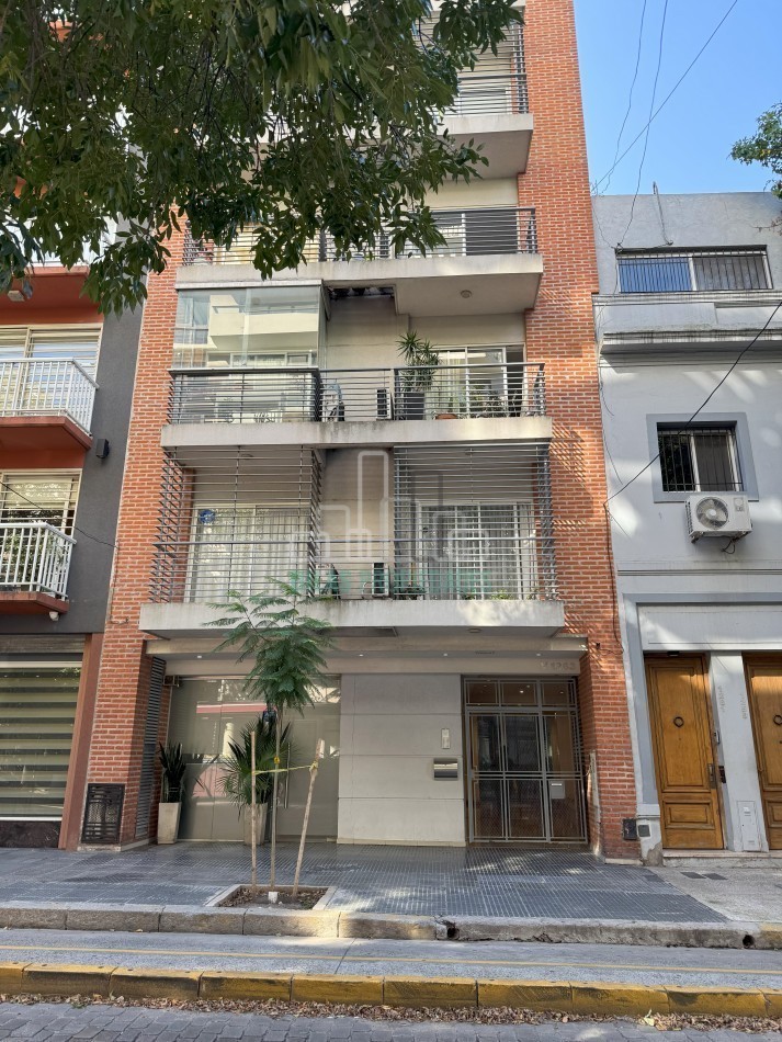 ALQUILER Monoambiente con balcon al frente en Caballito 