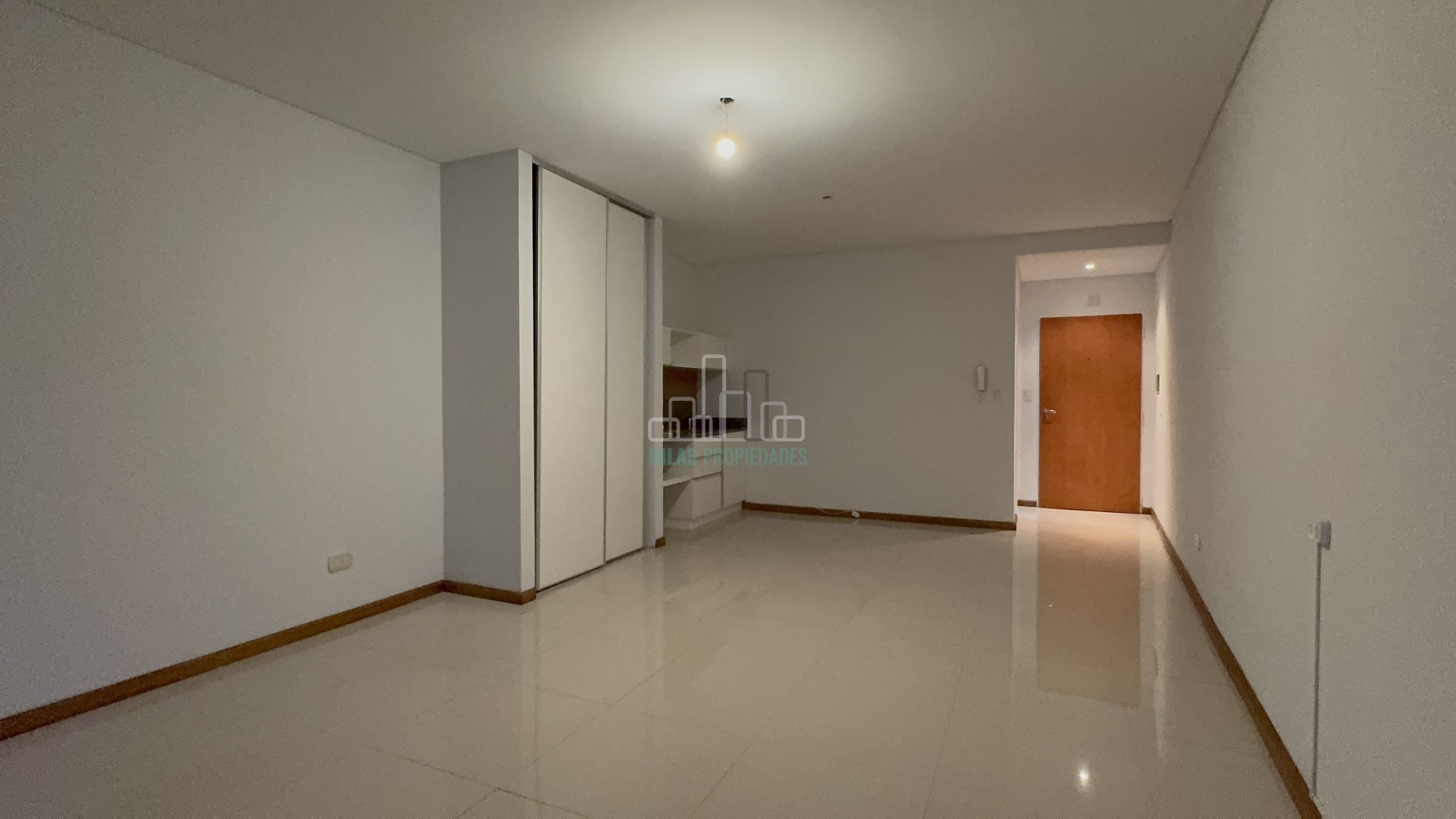 ALQUILER Monoambiente con balcon al frente en Caballito 