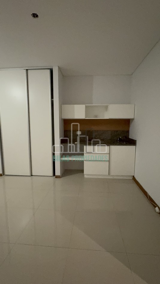 ALQUILER Monoambiente con balcon al frente en Caballito 